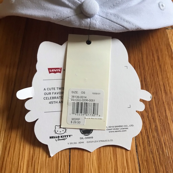 Levi's X Hello Kitty White Cap - Picture 8 of 8